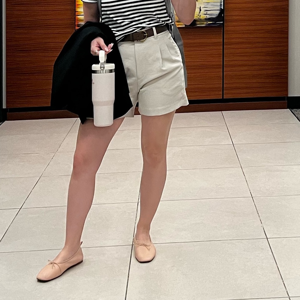 Aritzia Effortless Short